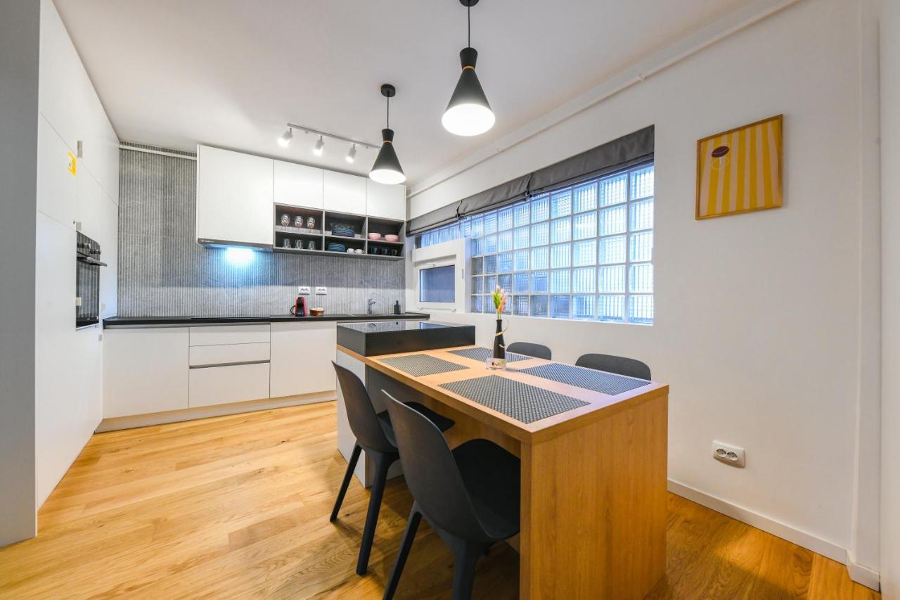 Charming 2 Bedroom Apartment Cluj-Napoca Exterior photo