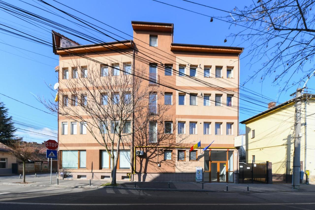 Charming 2 Bedroom Apartment Cluj-Napoca Exterior photo